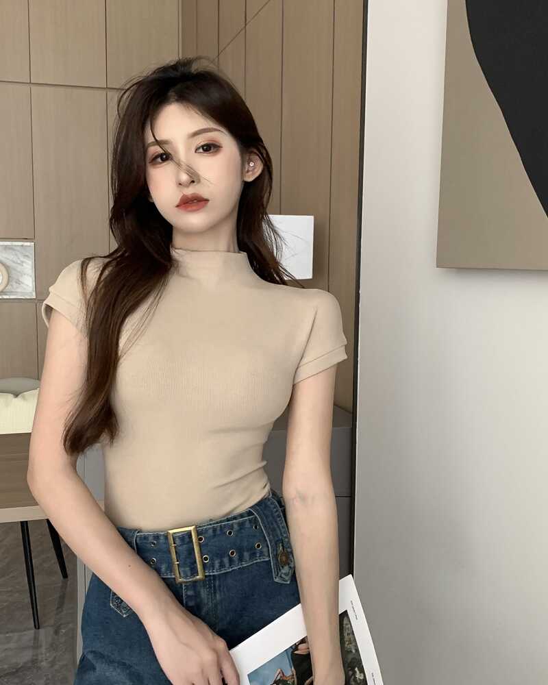 高領緊身顯瘦短款上衣 小菲家